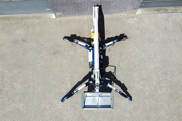 Cela DT Crawler 22 mobiele hoogwerker op rupsen voor werkzaamheden op hoogte en locatie