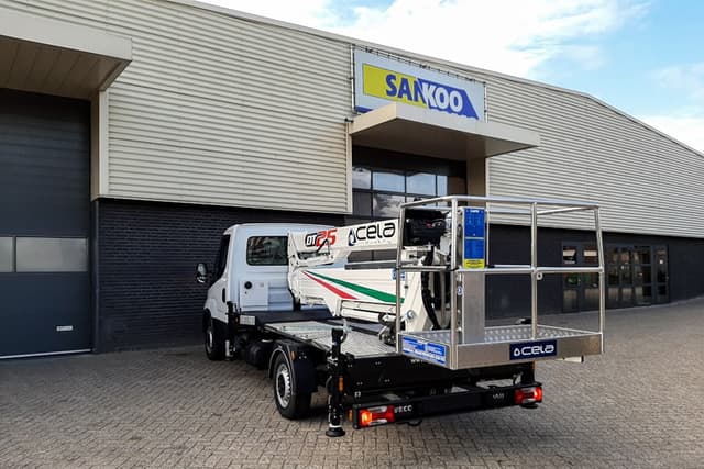 CELA DT Truck 25 vrachtwagenhoogwerker met 25 meter werkhoogte