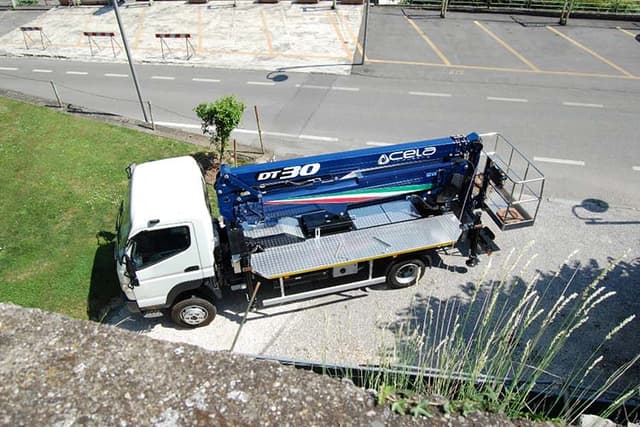 CELA DT30 mobiele vrachtwagenhoogwerker met 30,2 meter maximale werkhoogte