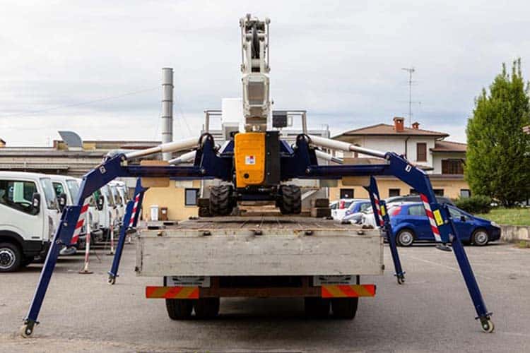 Cela Spyder 30 meter spinhoogwerker voor professioneel werken op grote hoogte
