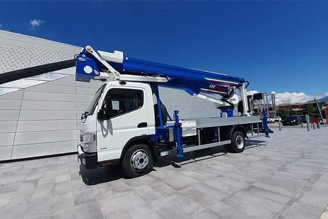 Cela DT Truck 40 autohoogwerker voor bouw-, montage- en onderhoudswerk