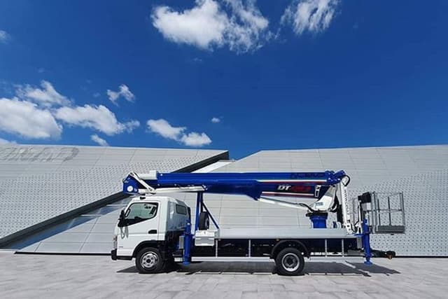 Cela DT Truck 40 mobiele autohoogwerker voor professioneel gebruik