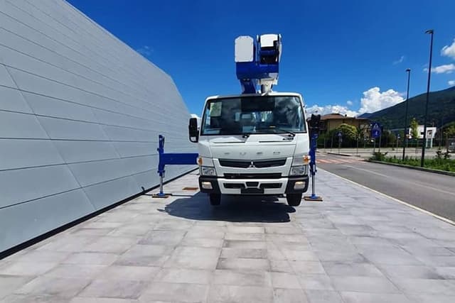 Cela DT Truck 40 hoogwerker voor diverse werkzaamheden op hoogte