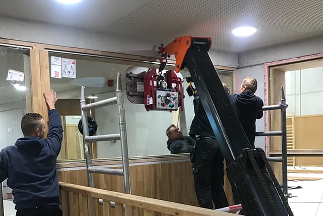 Hoeflon VL500 vacuümheffer voor het nauwkeurig hijsen en monteren van glas