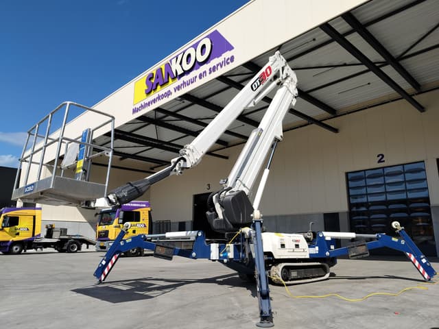 Cela DT Crawler 30 spinhoogwerker met 30 meter werkhoogte en rupsonderstel