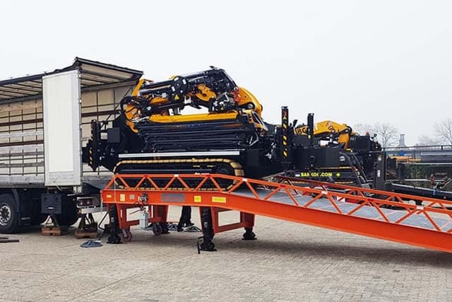 Saurus mobiele laadbrug en oprijplaat voor flexibel laden en lossen op verschillende locaties