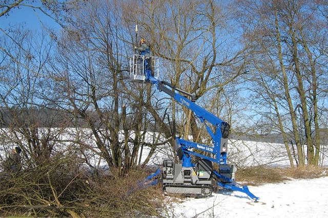 Platform Basket 15.75 compacte spinhoogwerker voor werkzaamheden aan gevels en gebouwen