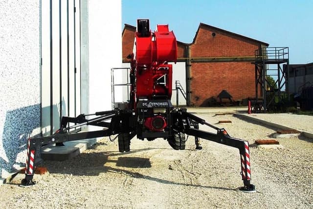 Platform Basket 22.10 spider hoogwerker voor professioneel werken op hoogte