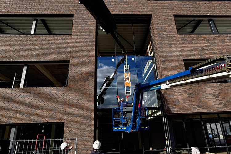 Rent a Viavac glass lifter