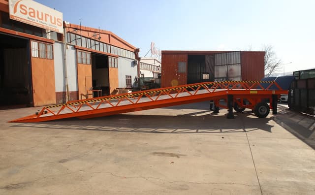 Saurus PYR-KING laad- en losbrug voor heftrucks en zwaar transport