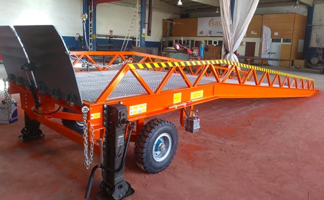 Saurus PYR-TW mobiele laadbrug voor logistiek, transport en magazijnwerkzaamheden