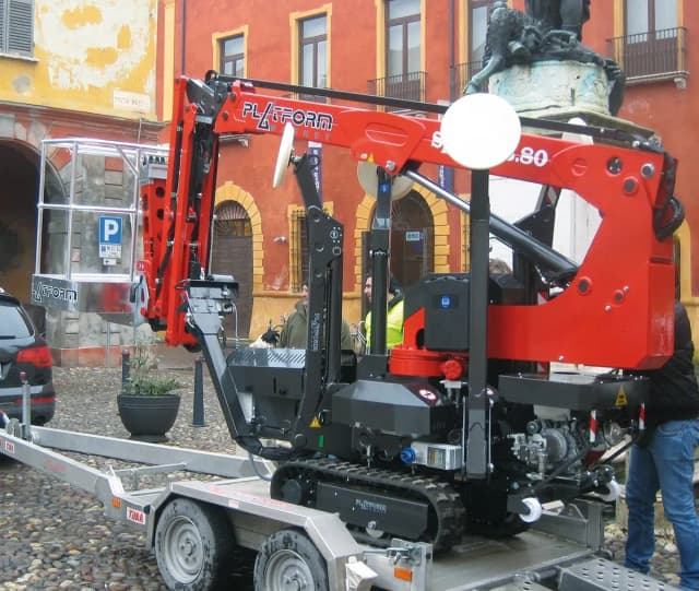 Compacte Platform Basket 13.65 hoogwerker op locatie
