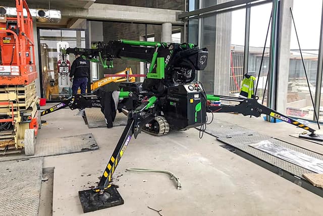 BG Lift M250 Li-ion elektrische hijskraan met maximaal 15,90 meter hijshoogte