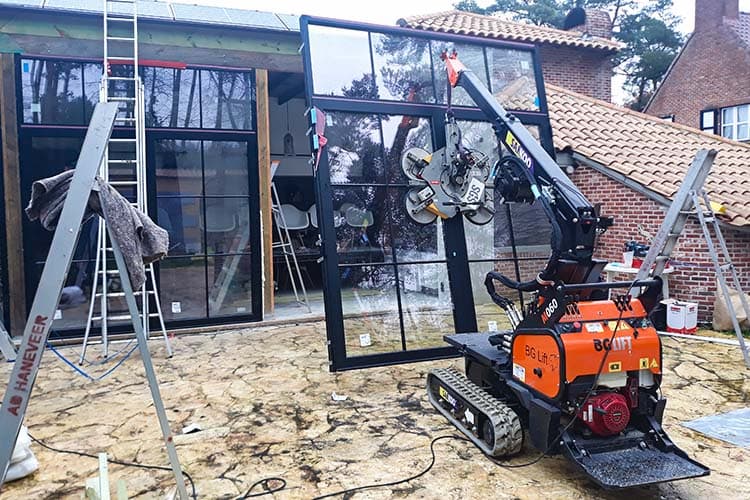 Mini crane without operator