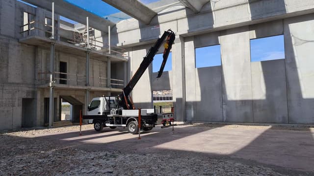 BG Lift T400 compacte autokraan BG Lift T400 compacte autokraan voor hijswerk op bouwplaatsen en locaties met beperkte ruimte