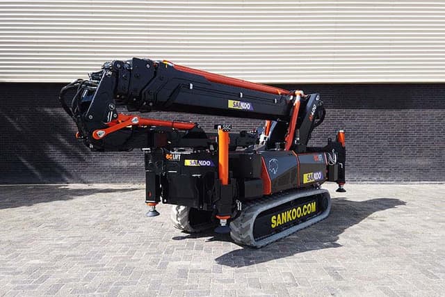 BG Lift M400 rupskraan met radiografische bediening BG Lift M400 rupskraan met radiografische bediening voor nauwkeurig hijswerk