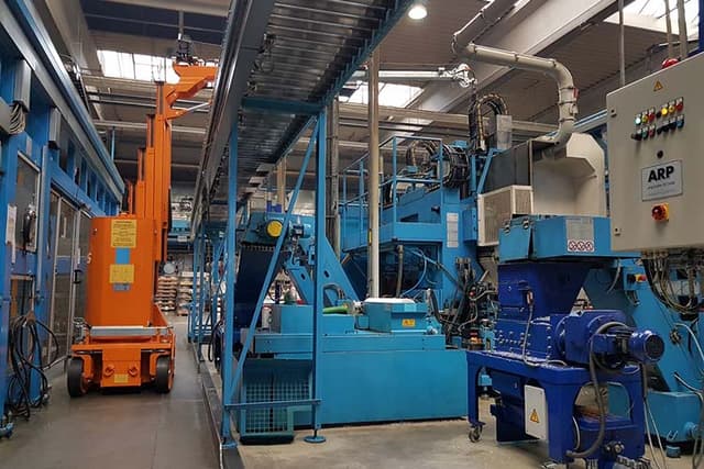 IMK35500 compacte hijskraan IMK35500 compacte hijskraan voor professioneel hijswerk op bouwplaatsen en industriële locaties