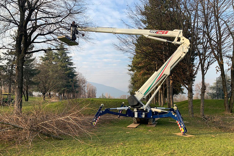 Cela DT Crawler 28 spinhoogwerker voor werkzaamheden op hoogte